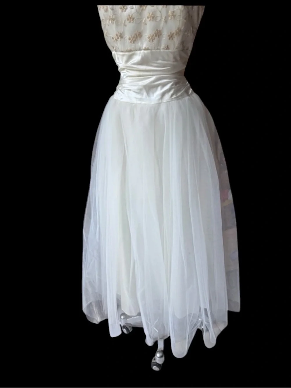 1980s/90s Jessica McClintock for Gunne Sax Off White Embroidered Satin Tulle Par